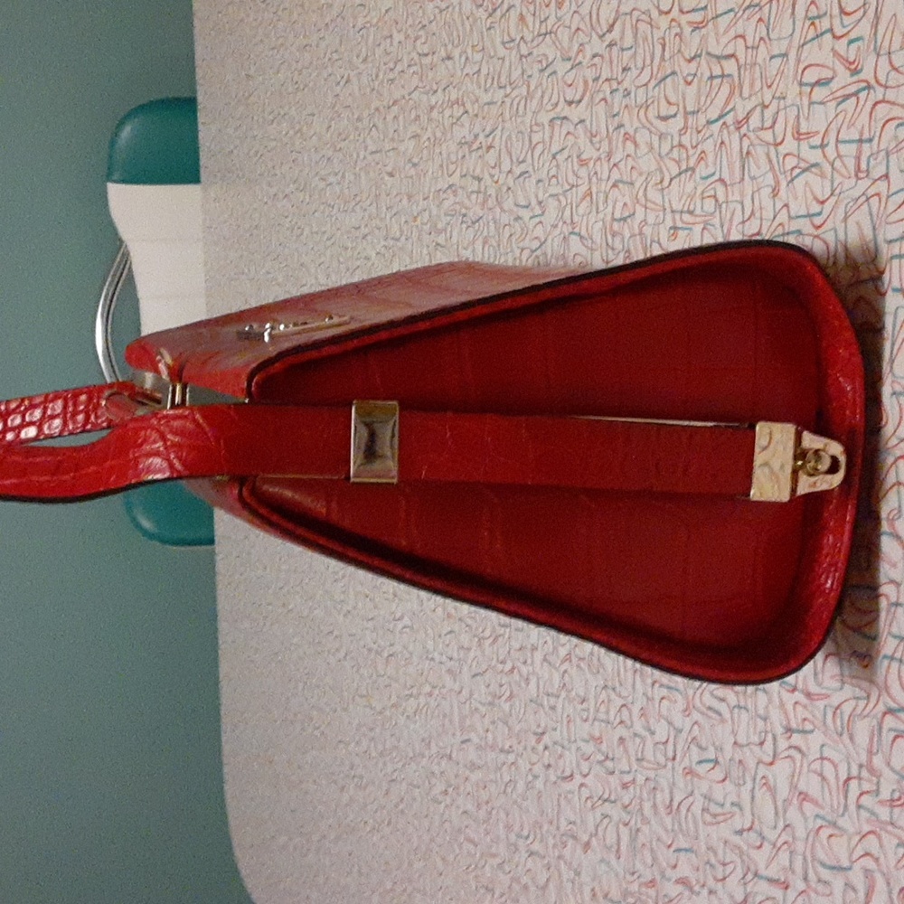 🌹Guess handbag Like New Excellent! - Picture 5 of 7